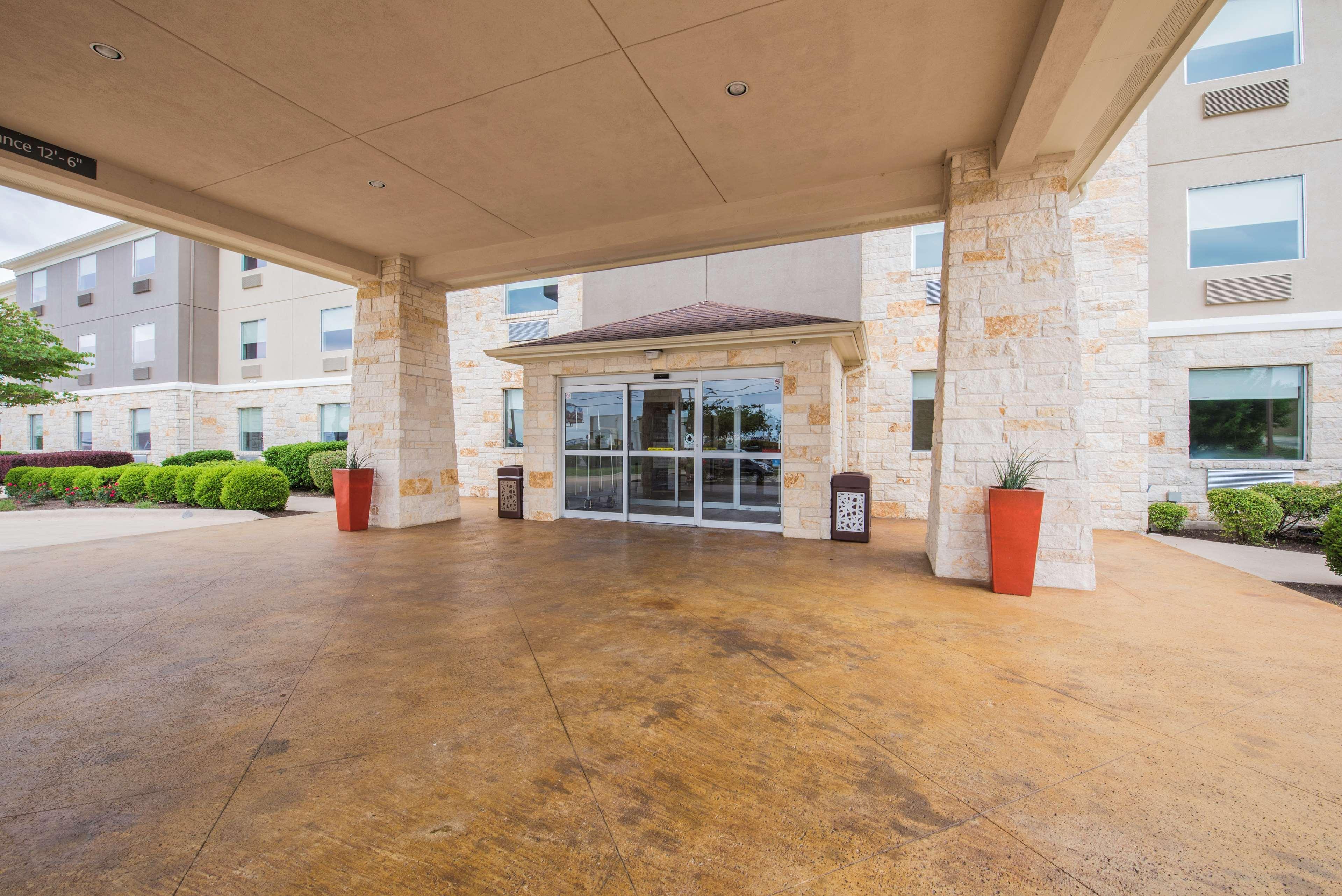 Clarion Pointe Near Medical Center Hotel San Antonio Exterior photo